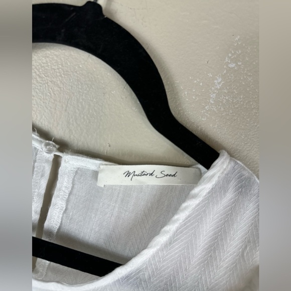 Mustard seed white medium p2p 23-1/2 length 26-1/2 balloon sleeves like new - Picture 3 of 8